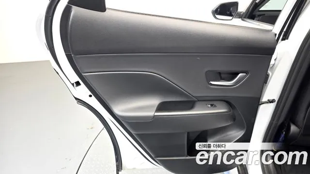 Hyundai Kona SX2 — Фото автомобиля 14