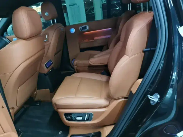 Li Auto L9 — Фото автомобиля 16