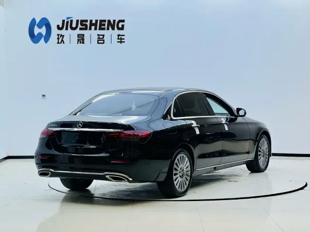 Mercedes-Benz E-Class — Фото автомобиля 15