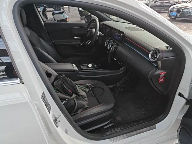 Mercedes-Benz A-Class — Фото автомобиля 24