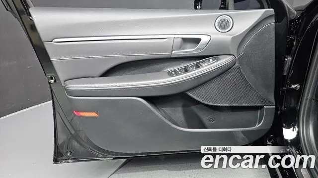 Hyundai Sonata Premium — Фото автомобиля 24