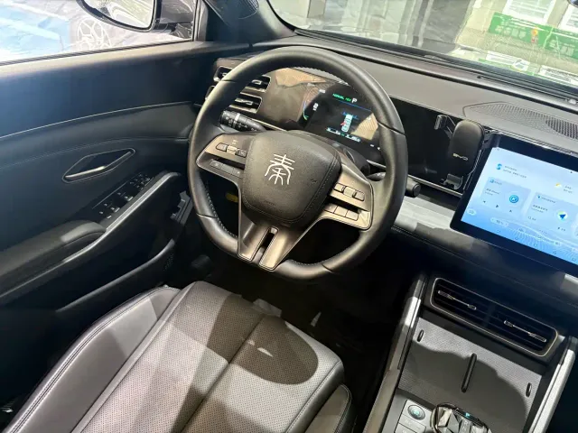 BYD Qin L — Фото автомобиля 10