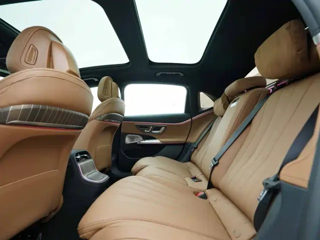 Mercedes-Benz E-Class — Фото автомобиля 20