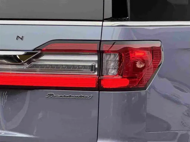 Lincoln Navigator — Фото автомобиля 16
