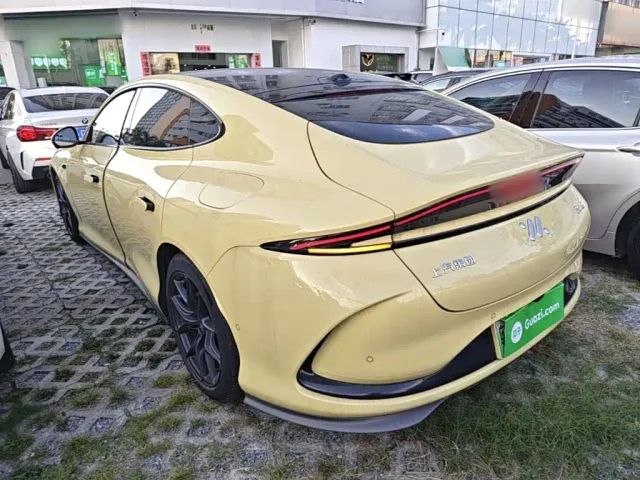 IM Motors L6 — Фото автомобиля 4