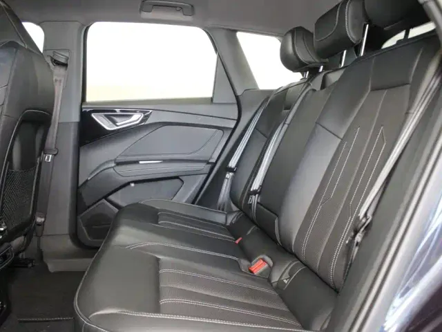 Audi Q4 e-tron — Фото автомобиля 8