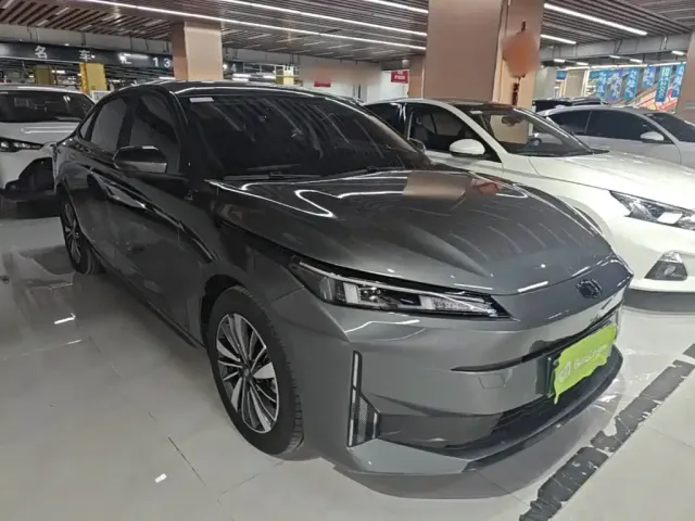 Changan Qiyuan Changan Qiyuan A05 2024 Deluxe Edition 70 Surpass — Фото автомобиля 3