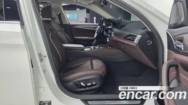 BMW 5 Series G30 — Фото автомобиля 18