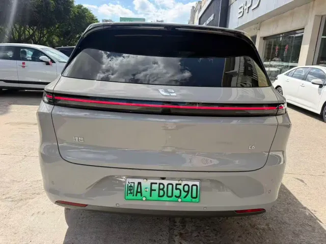 Li Auto L6 — Фото автомобиля 7