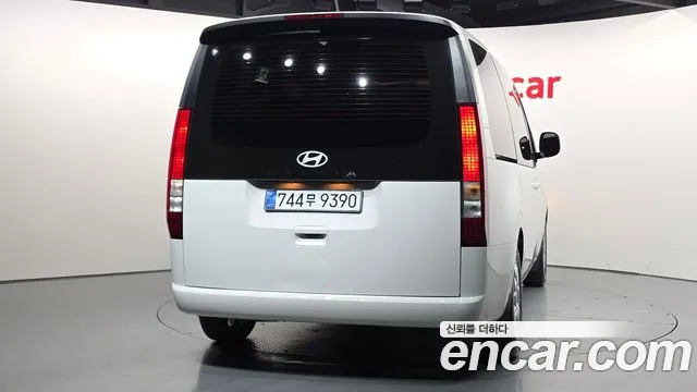 Hyundai Staria Staria L3.5 Tourer 11 мест — Фото автомобиля 4