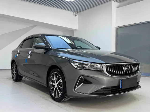 Geely Emgrand — Фото автомобиля 3