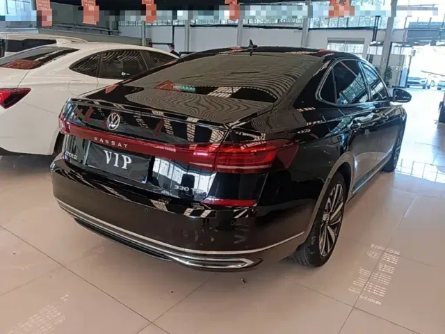 Volkswagen Passat — Фото автомобиля 6