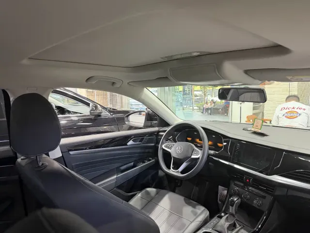 Volkswagen Passat — Фото автомобиля 13