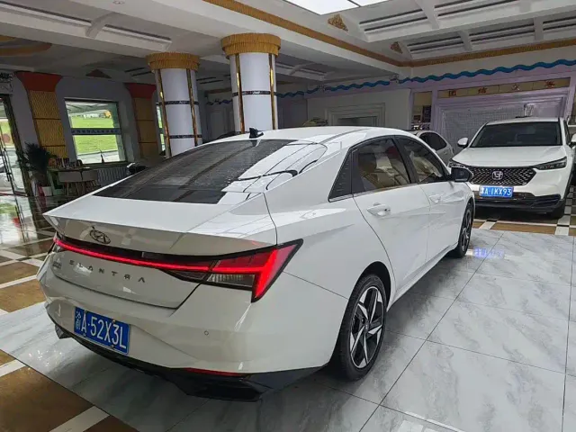 Hyundai Elantra — Фото автомобиля 7