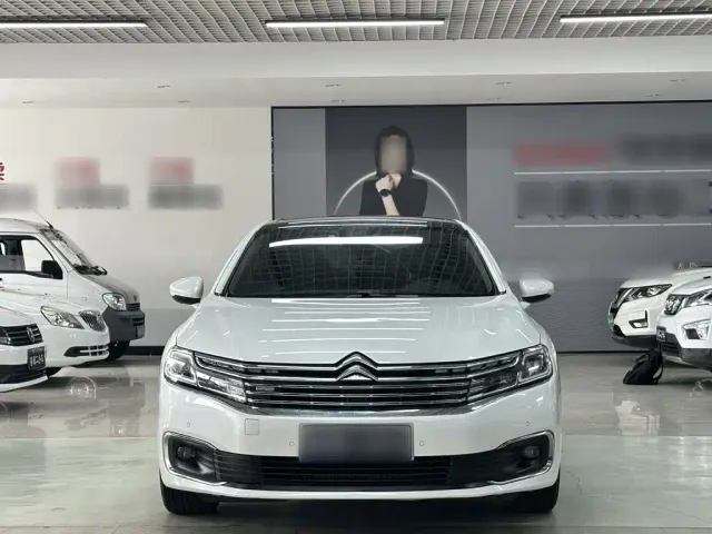 Citroen C6 — Фото автомобиля 21
