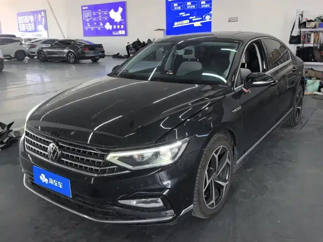 Фотография автомобиля — Volkswagen Magotan