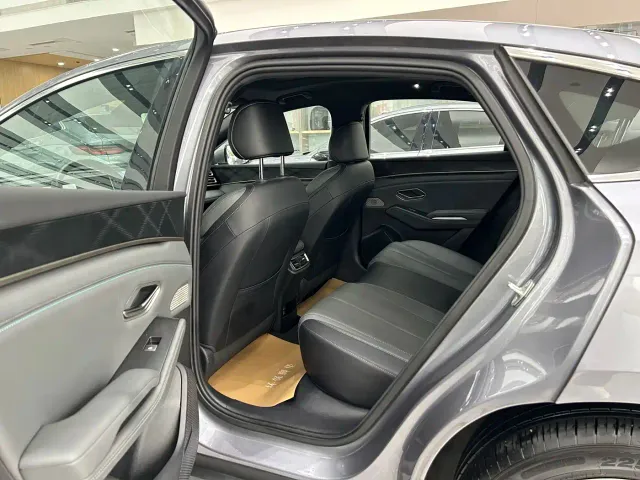 BYD Qin L — Фото автомобиля 7