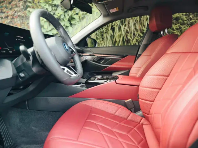 BMW i5 — Фото автомобиля 10