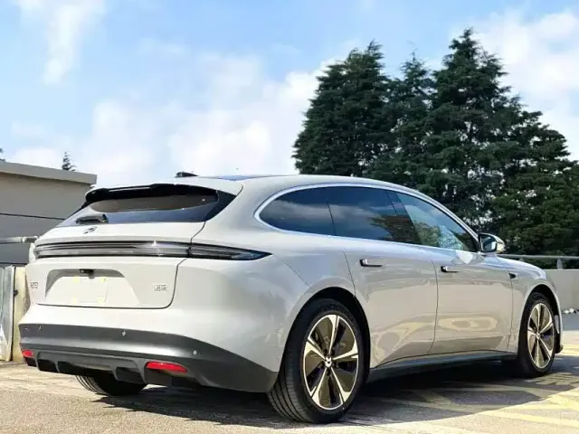 Nio ET5 Touring — Фото автомобиля 4