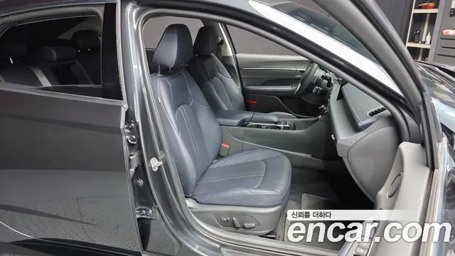 Hyundai Sonata — Фото автомобиля 16