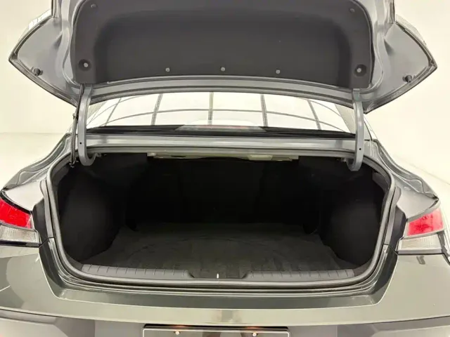 Hyundai Elantra — Фото автомобиля 14