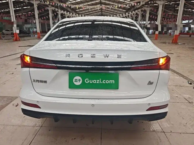 Roewe i5 — Фото автомобиля 5