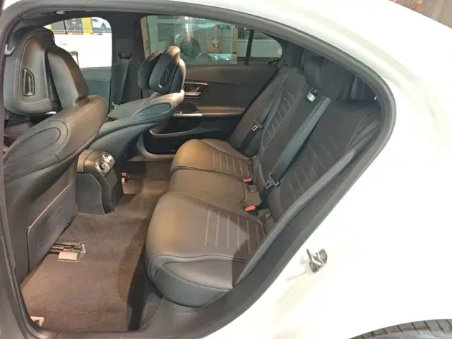 Mercedes-Benz C-Class — Фото автомобиля 16