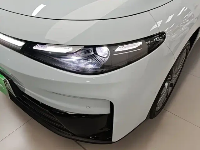 Leapmotor C10 — Фото автомобиля 23