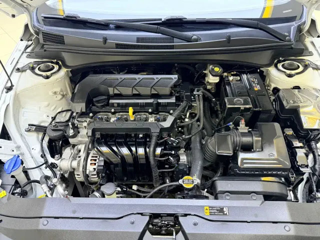 Hyundai Elantra — Фото автомобиля 23