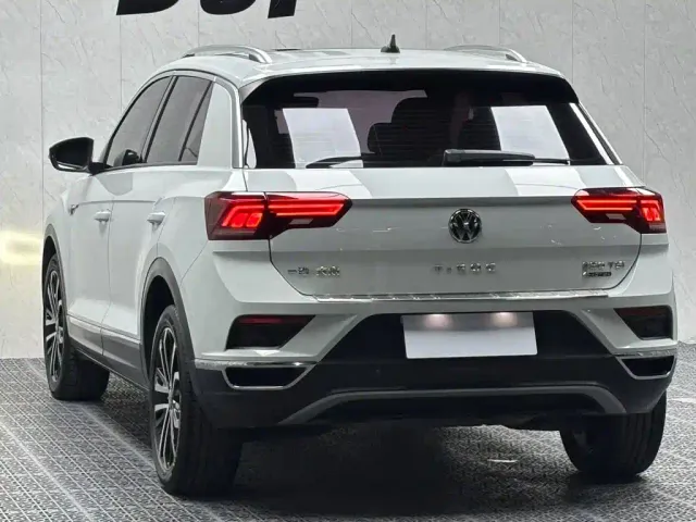Volkswagen T-Roc — Фото автомобиля 7