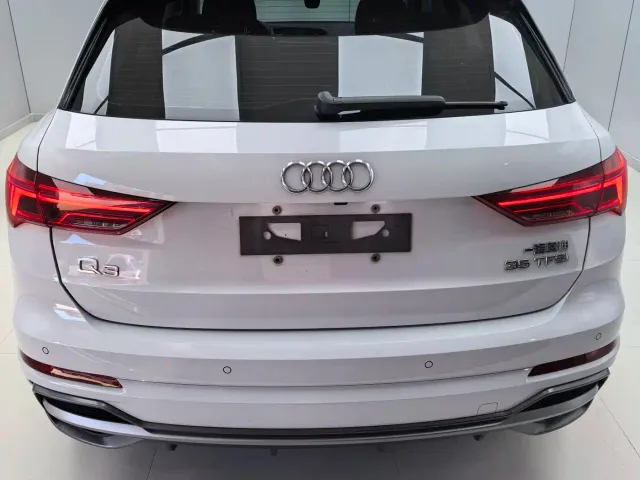 Audi Q3 — Фото автомобиля 10