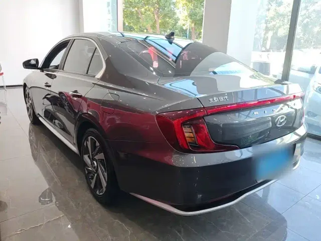 Hyundai Mistra — Фото автомобиля 4