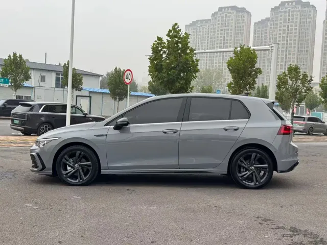Volkswagen Golf — Фото автомобиля 4