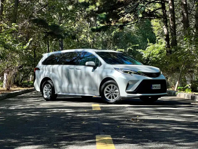 Toyota Granvia 2024 2.5L Hybrid Comfort — Фото автомобиля 14