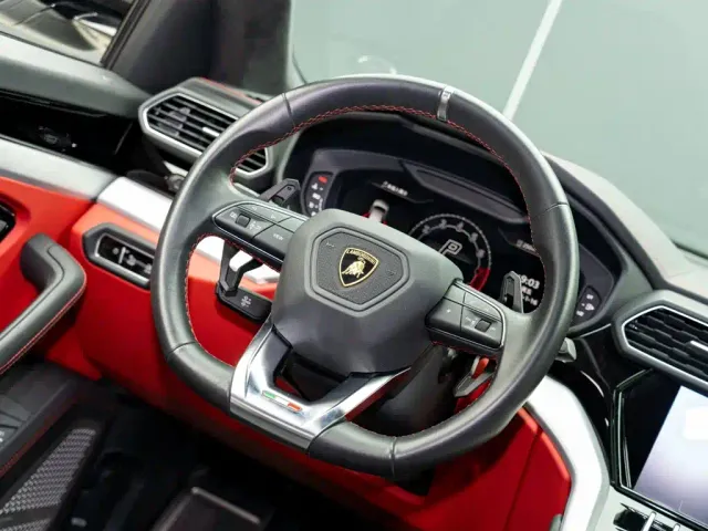 Lamborghini Urus — Фото автомобиля 16
