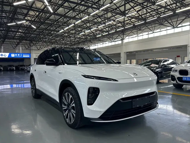 Nio ES8 — Фото автомобиля 3