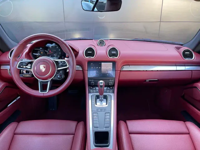 Porsche 718 — Фото автомобиля 15