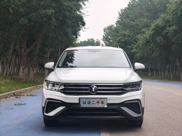 Volkswagen Tiguan L — Фото автомобиля 2