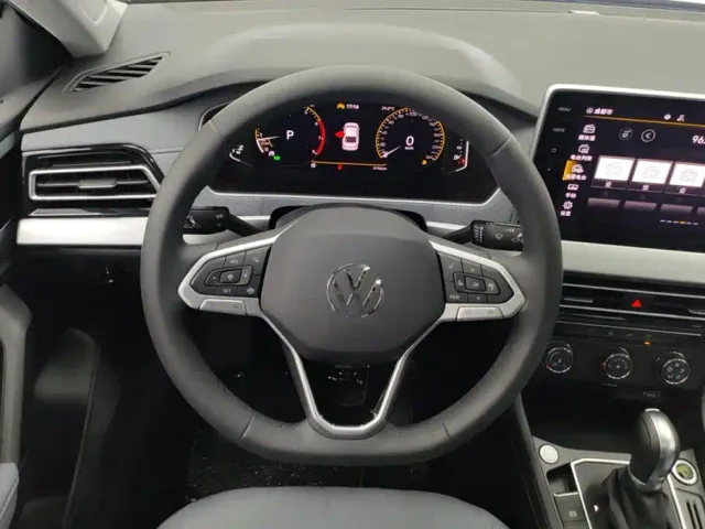 Volkswagen Lavida — Фото автомобиля 15