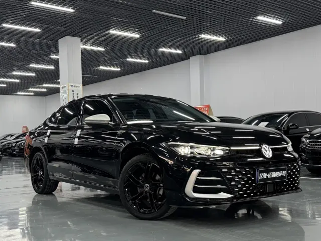 Volkswagen Passat — Фото автомобиля 3