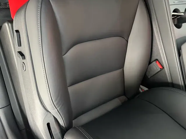 Tesla Model Y — Фото автомобиля 12