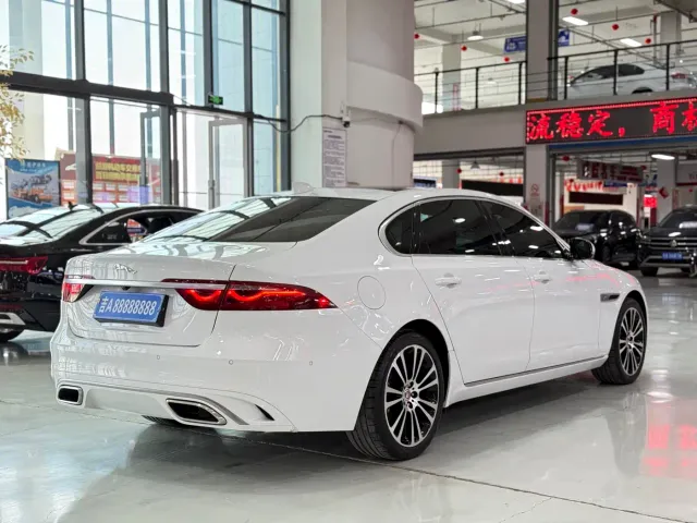 Jaguar XFL — Фото автомобиля 4