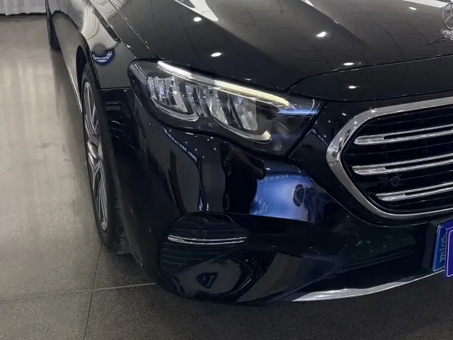 Mercedes-Benz E-Class — Фото автомобиля 12