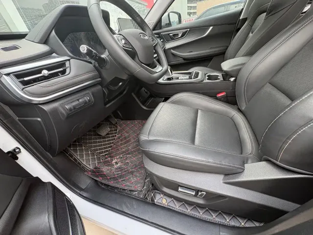 Chery Tiggo 8 — Фото автомобиля 7