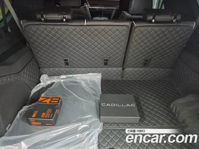Cadillac Escalade 5th Gen — Фото автомобиля 15