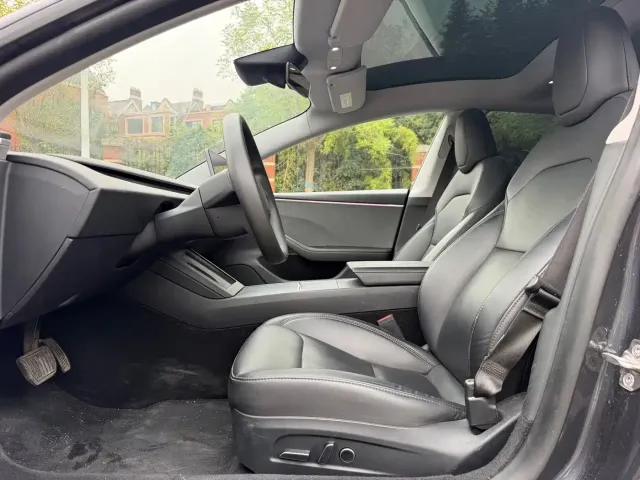 Tesla Model 3 — Фото автомобиля 7