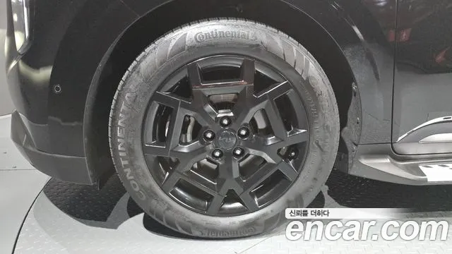 Kia Canival Новый Carnival 4 поколение Бензин 7 мест X Line — Фото автомобиля 5