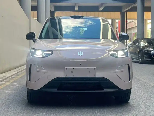 Leapmotor A10 — Фото автомобиля 3