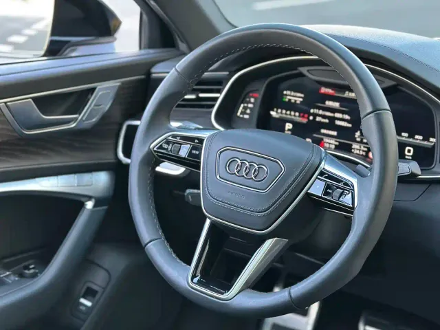 Audi A6L — Фото автомобиля 12