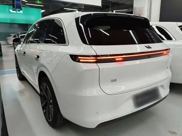 Li Auto L6 — Фото автомобиля 4
